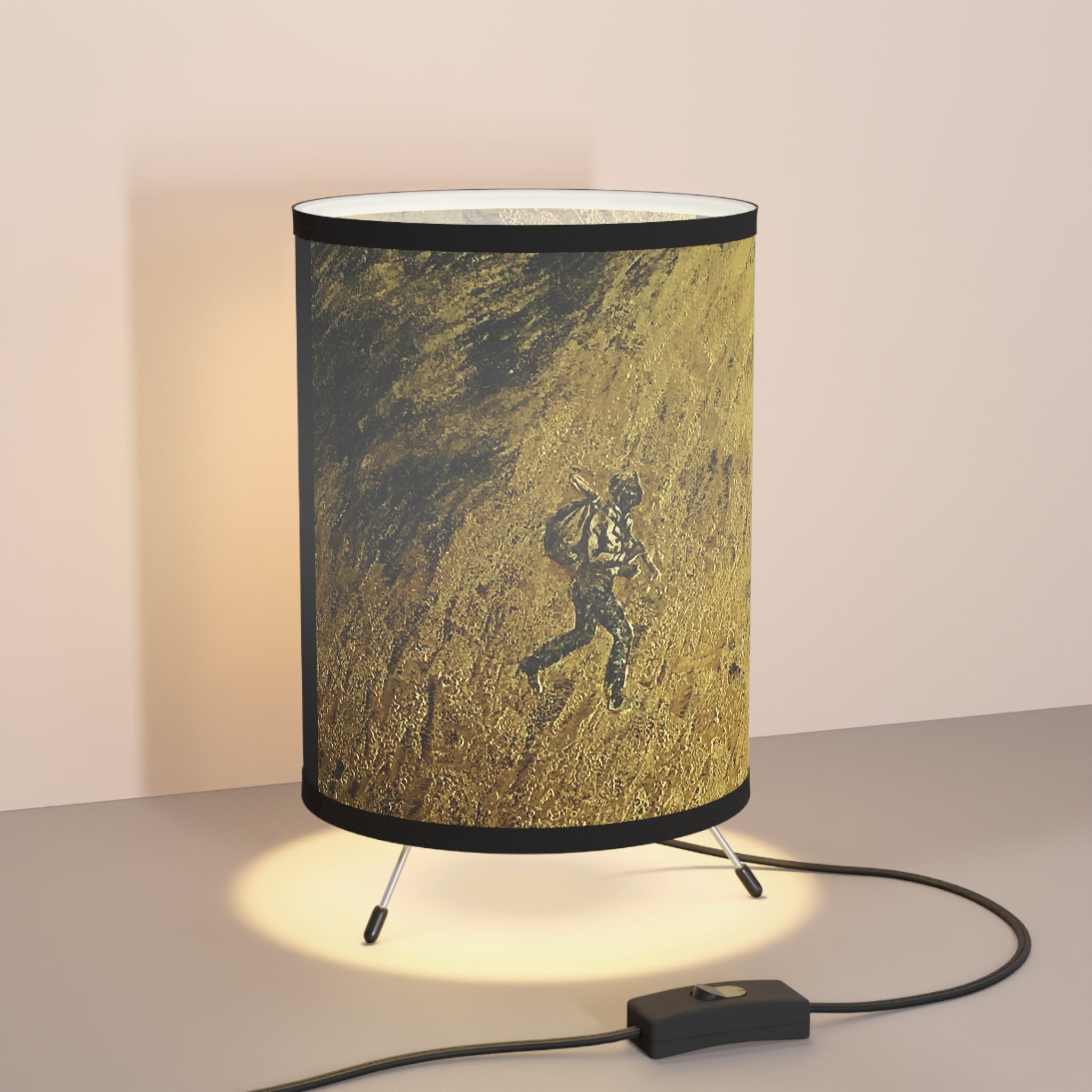 Cimarron Golden Tripod Lamp with High-Res Printed Shade, US\CA plug