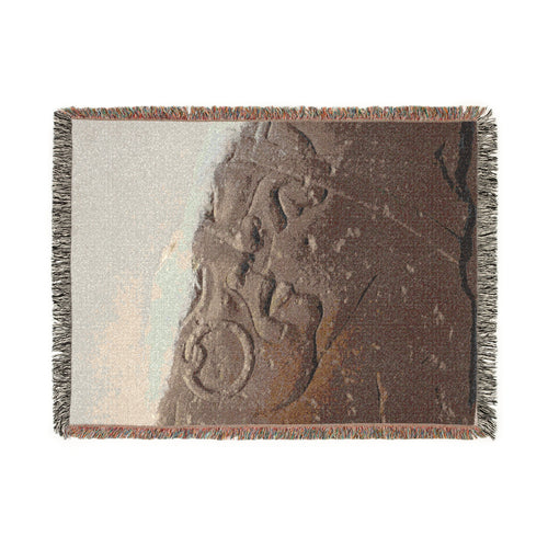 Amor y Guerra Woven Blanket